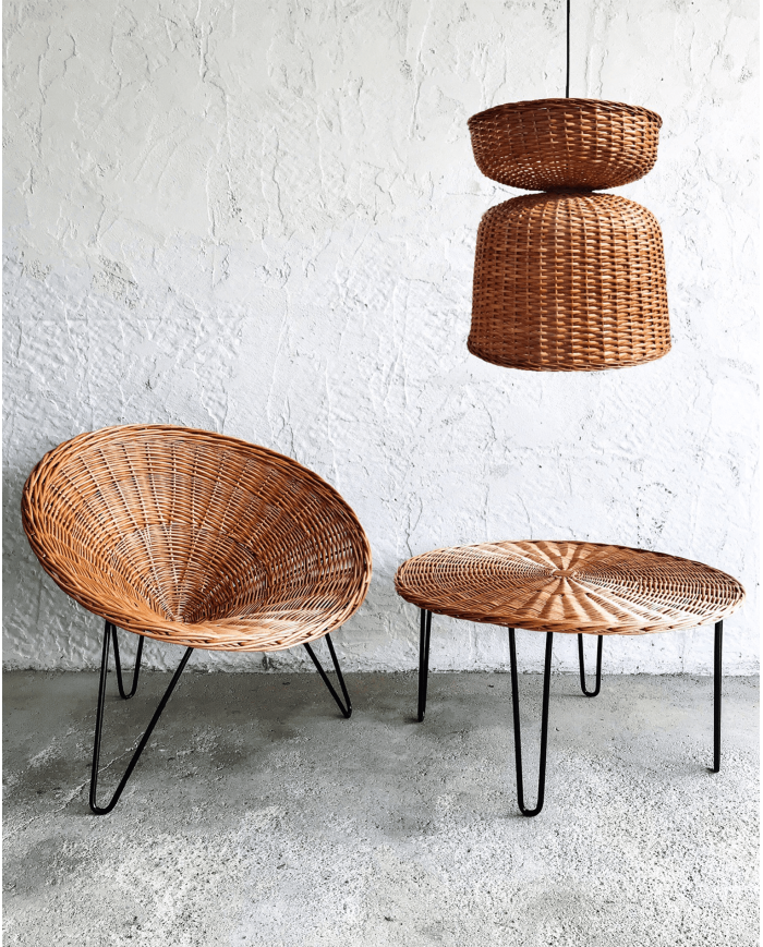 Wicker coffee table with black lacquered metal frame